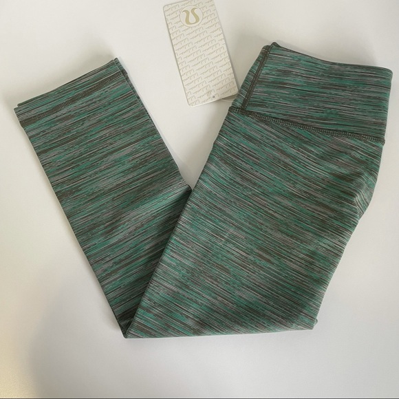 NWT Lululemon Fatigue Green We Are From Space Wunder Under Crop Size 6 - Picture 3 of 4
